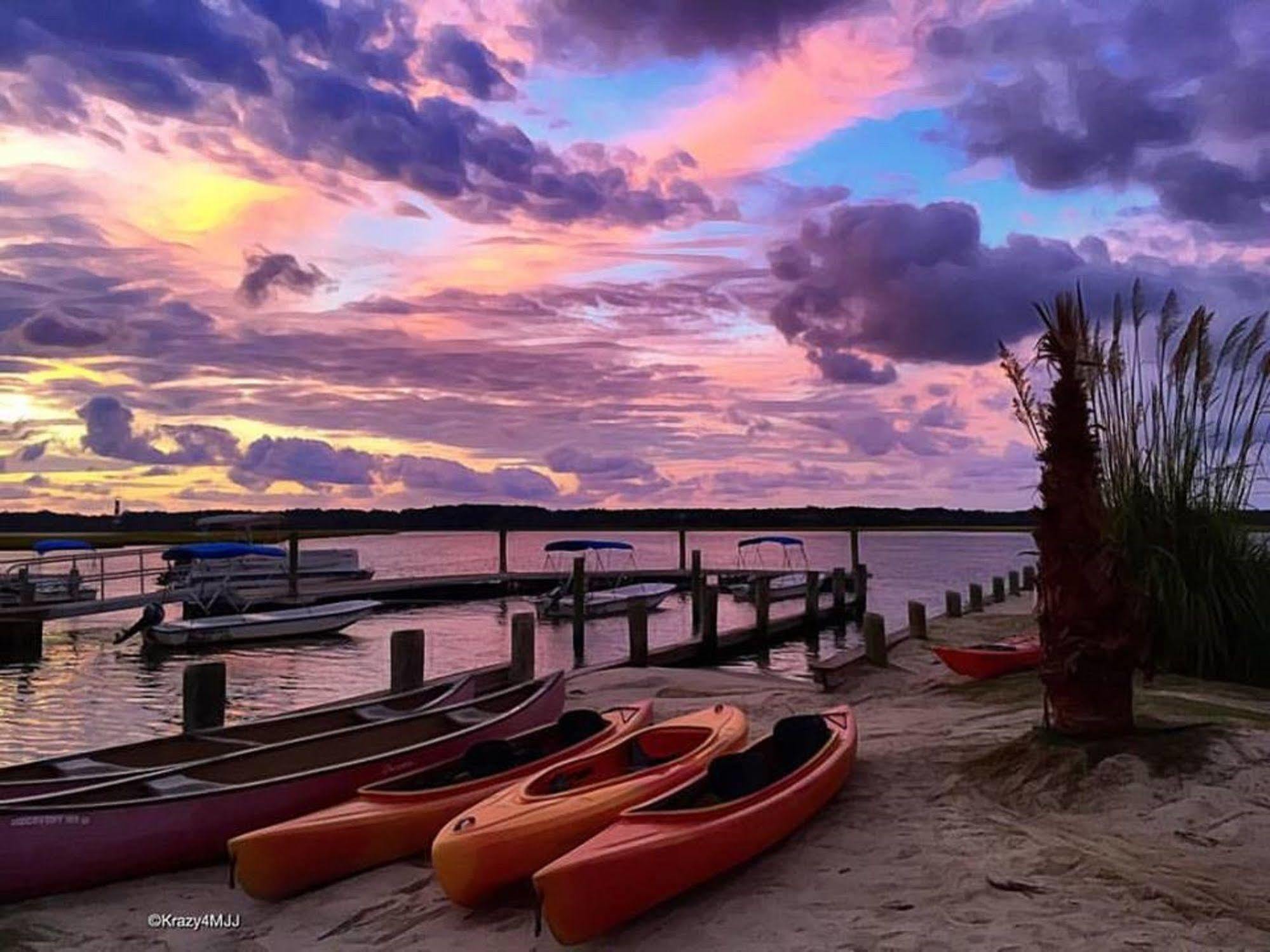 Snug Harbor Marina And Hotel Chincoteague Exterior foto